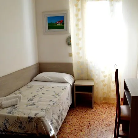 In Guest - New Cirene Double Comfort Гостевой дом Римини