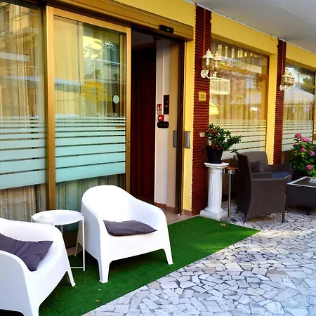 In Guest - New Cirene Double Comfort Гостевой дом *